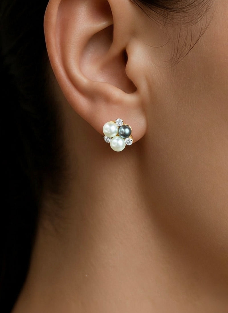 Pearl Eclat Studs (Brass)