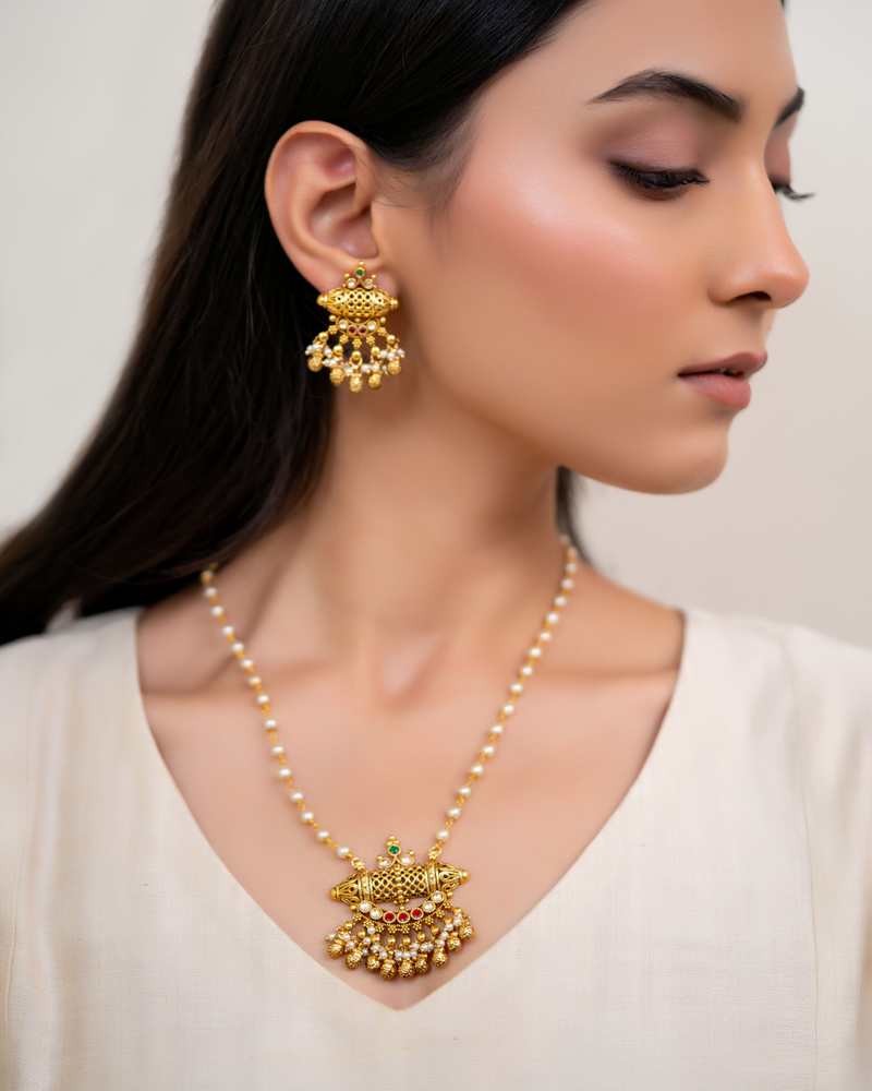 Aabha Necklace Set