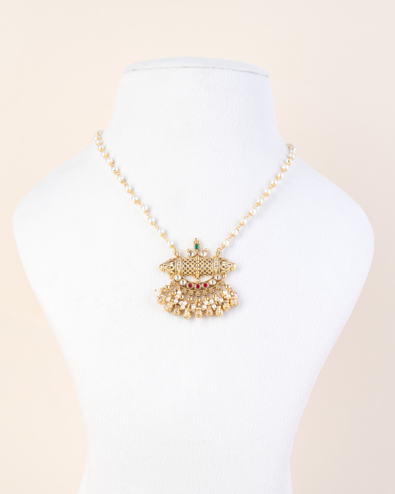 Aabha Necklace Set