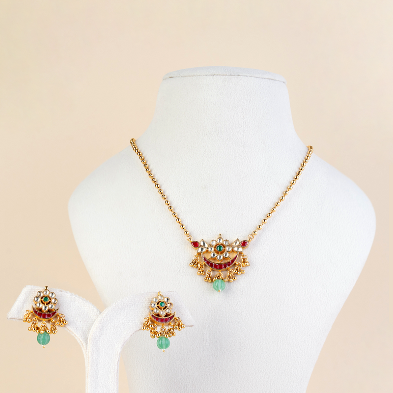 Saanvi Necklace Set