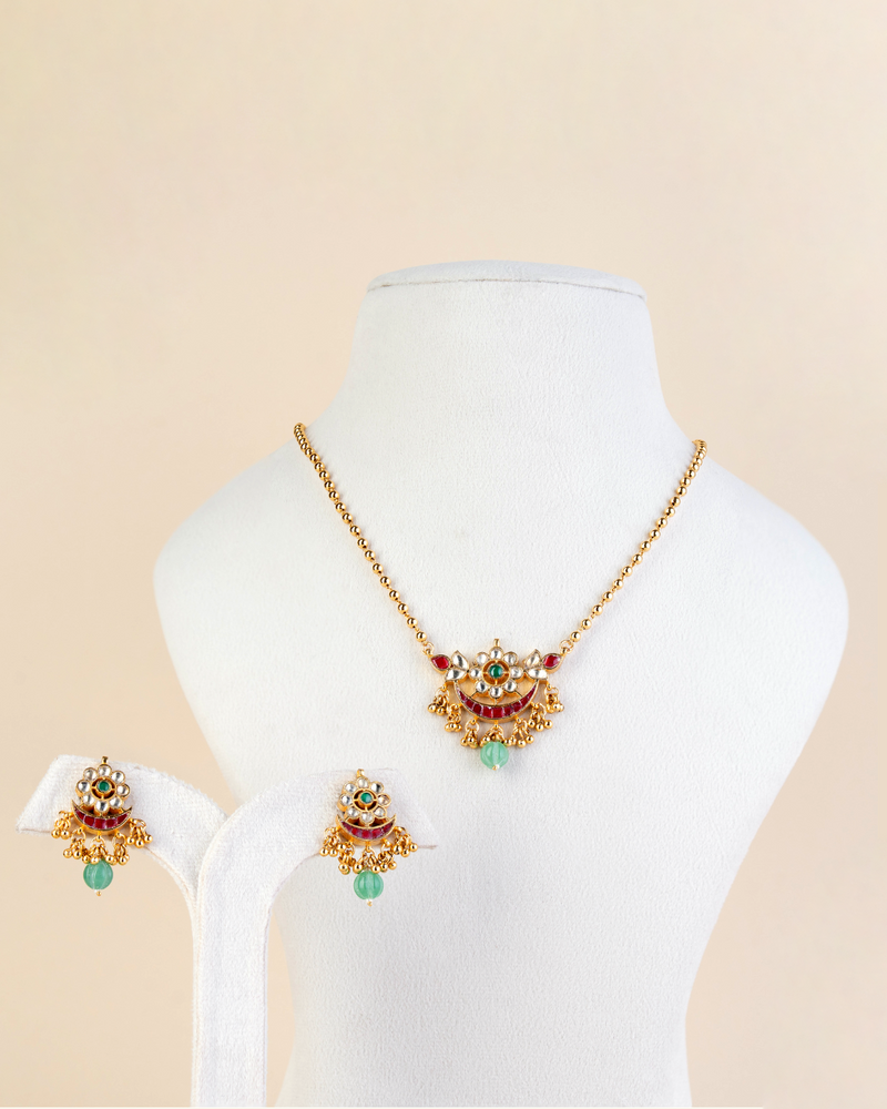 Saanvi Necklace Set