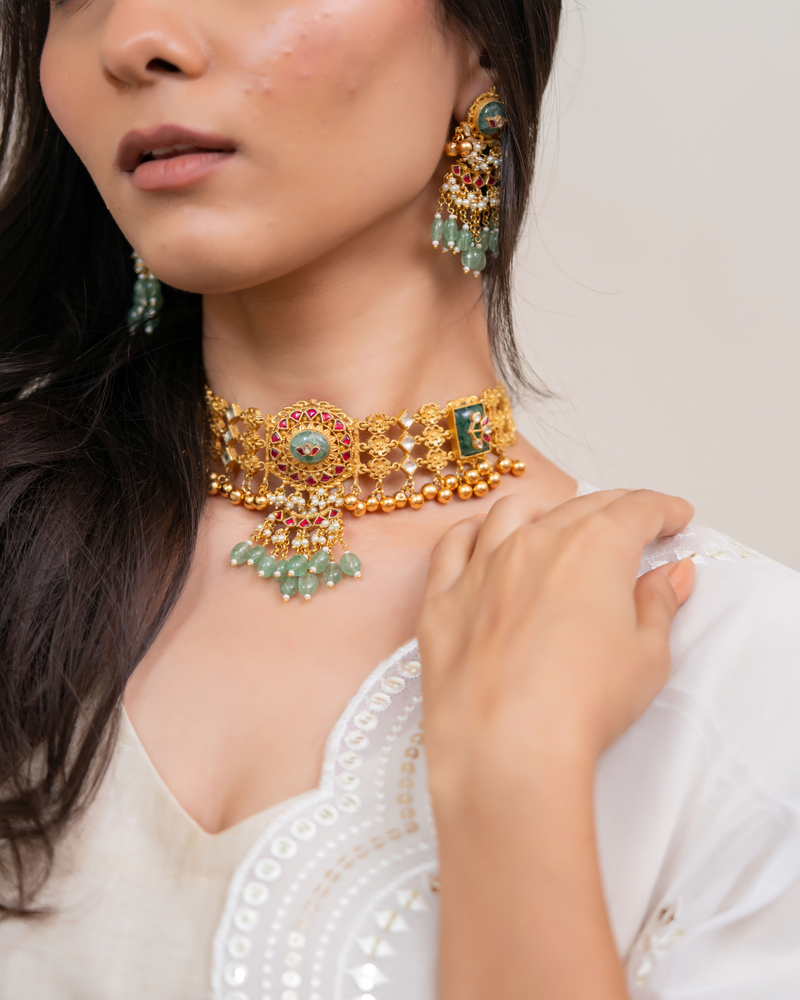 Svarnaka Necklace Set