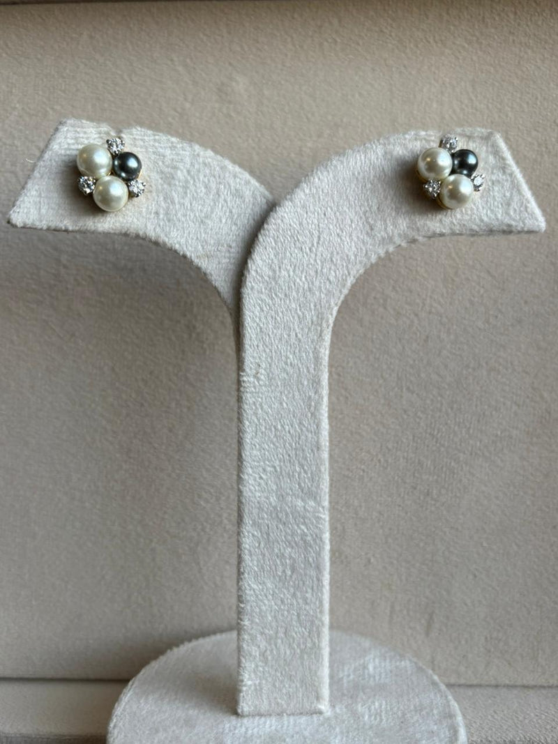 Pearl Eclat Studs (Silver)