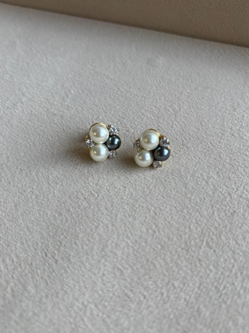 Pearl Eclat Studs (Silver)